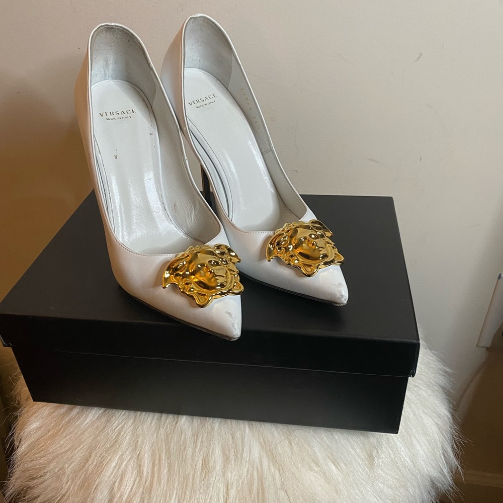 Versace Décolleté T.110 Vitellino Pumps - White